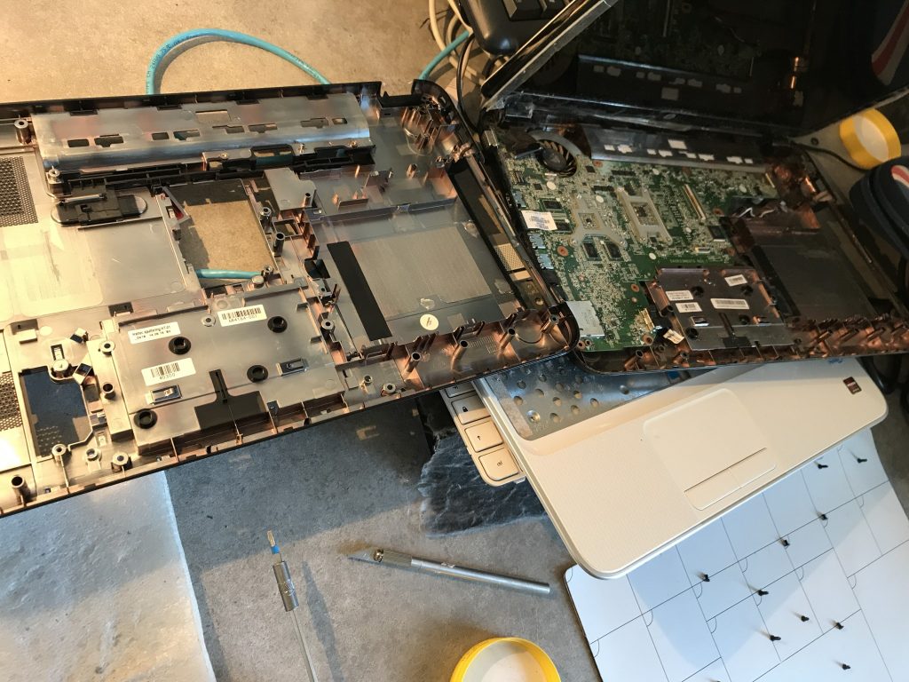 Plasturgie Arrière Pour Ordinateur Portable HP Pavilion DV6 – Noir – Occasion